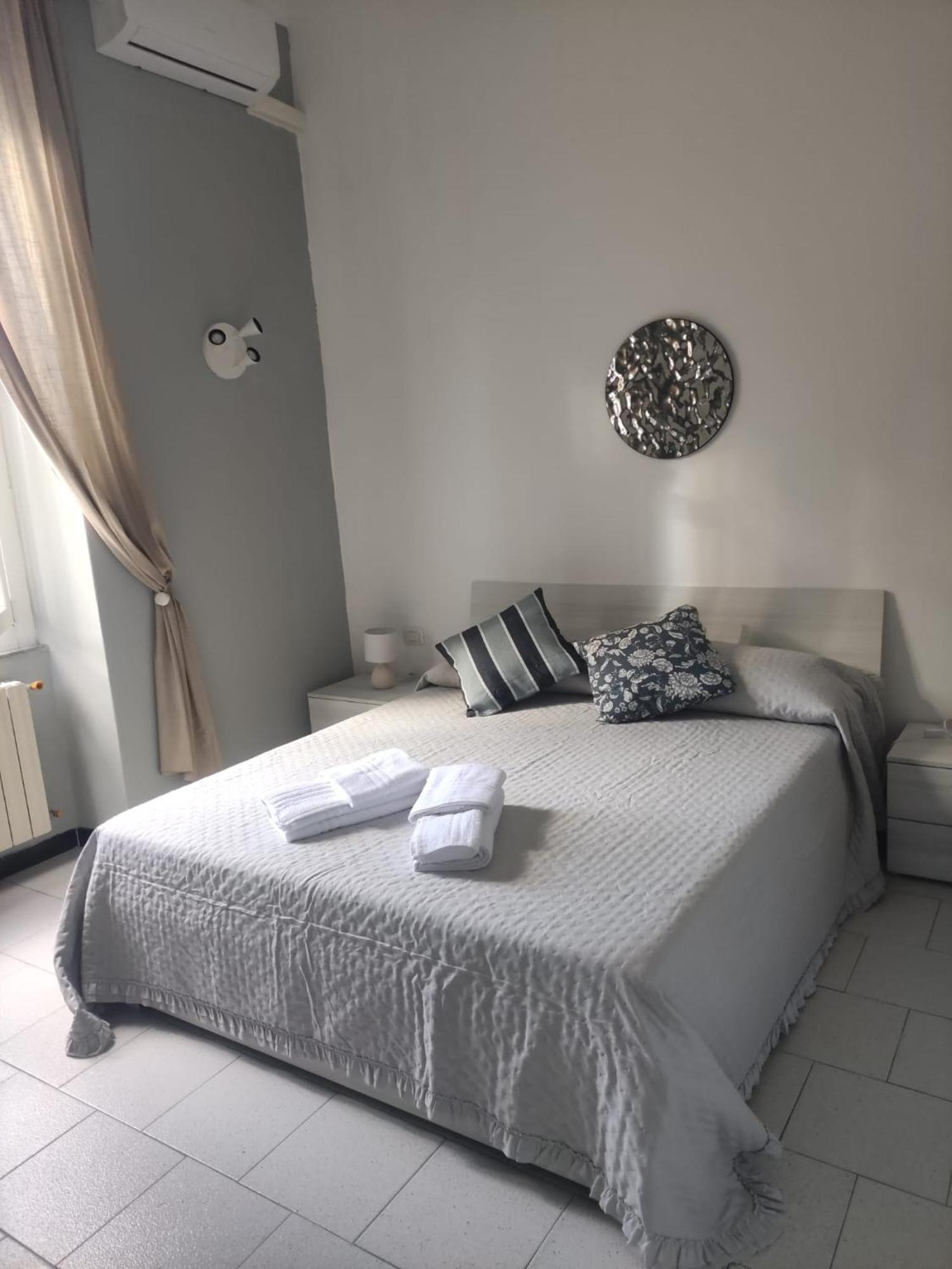 Traveller House Apartment ลาสเปเซีย ภายนอก รูปภาพ