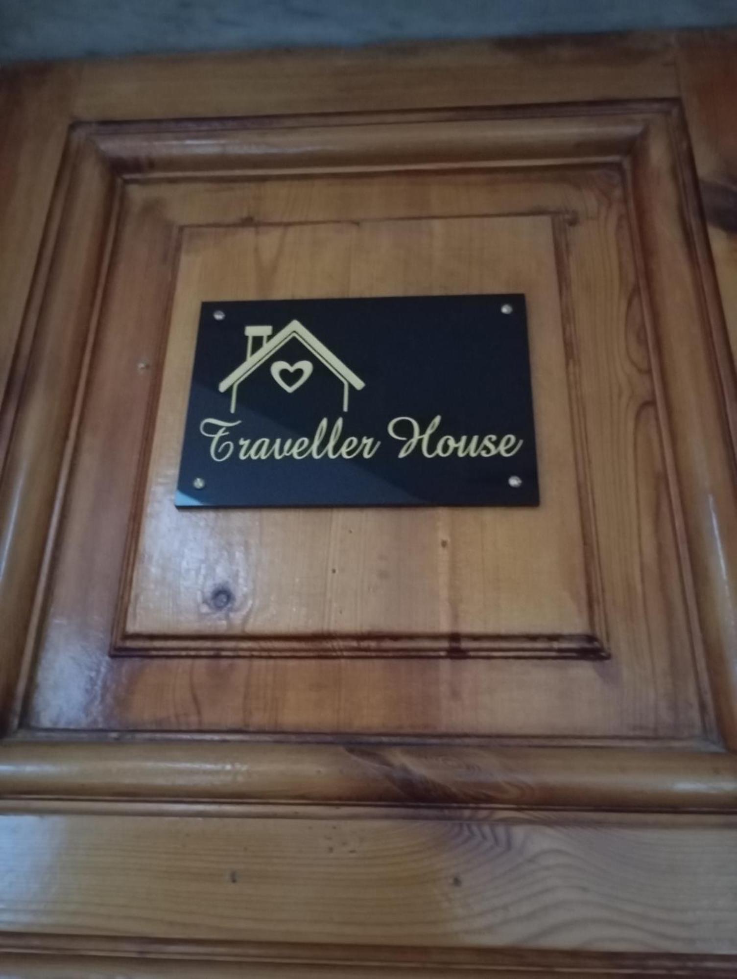 Traveller House Apartment ลาสเปเซีย ภายนอก รูปภาพ