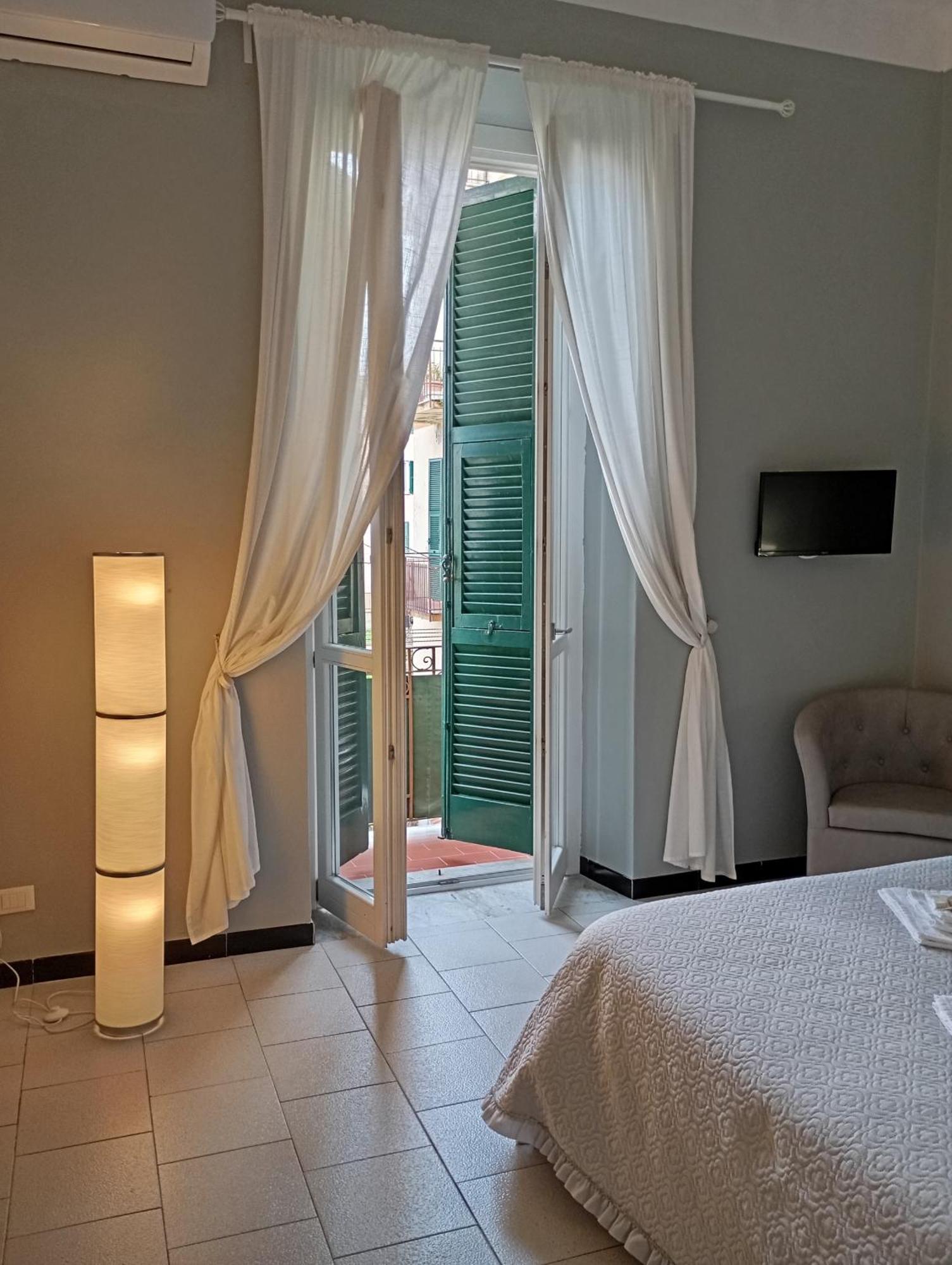 Traveller House Apartment ลาสเปเซีย ภายนอก รูปภาพ